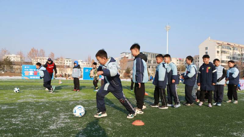 悟空·(中国)体育官方网站-WOKONG SPORTS 中后卫的盯人与区域防守